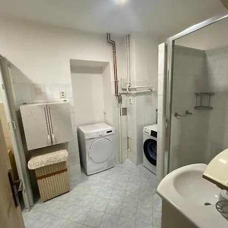 Pod Chlumem Apartment *